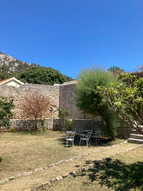 Ljetnikovac Hanibala Lucića