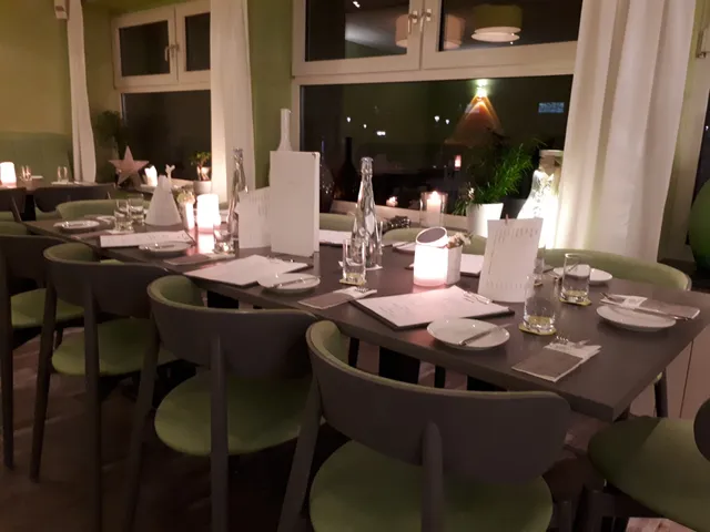 Ollis Restaurant