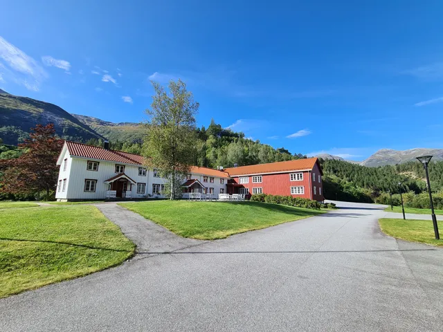 Fred Kavli Science Center