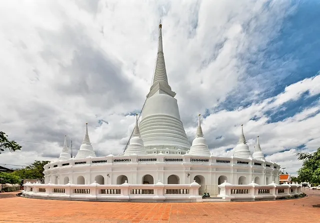 Wat Prayurawongsawat Worawihan