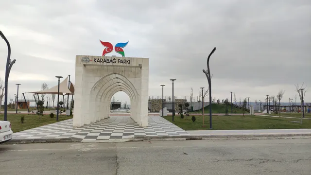 Karabağ (Tepe) parkı