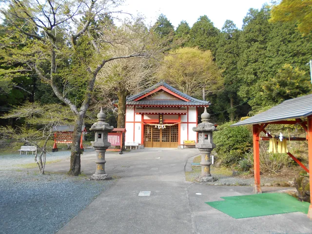 Akamizu Hebi'ishi Shrine