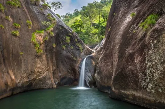 Pahanthudawa Waterfall