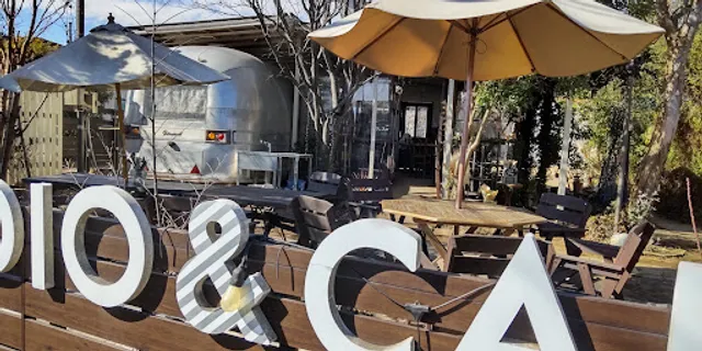 トレーラーカフェ銀色