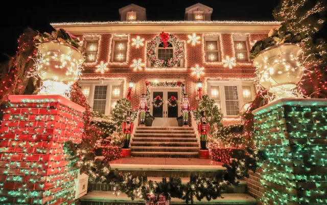 B&R Christmas Decorators Inc.