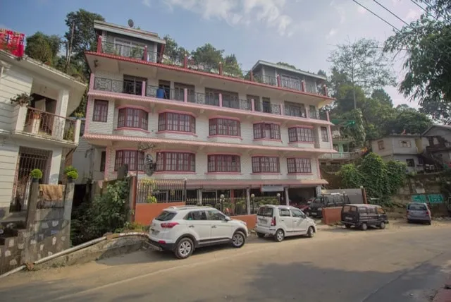 OYO 22862 Hotel Pink Door