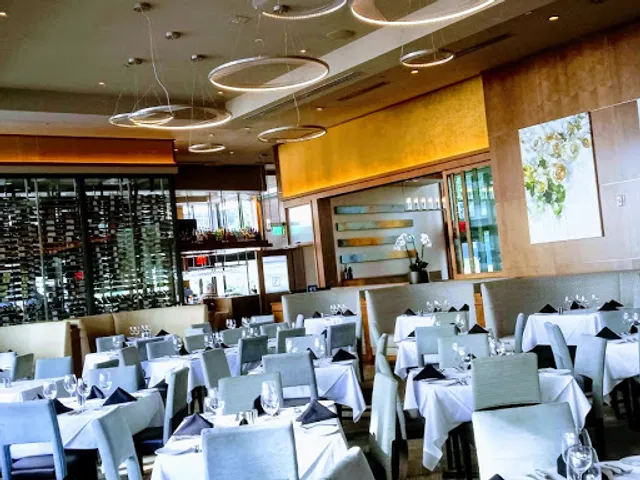 Fleming’s Prime Steakhouse & Wine Bar