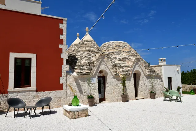 Lamarossa Trulli & Suites