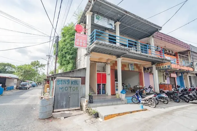 RedDoorz near Pasar Klandasan Balikpapan