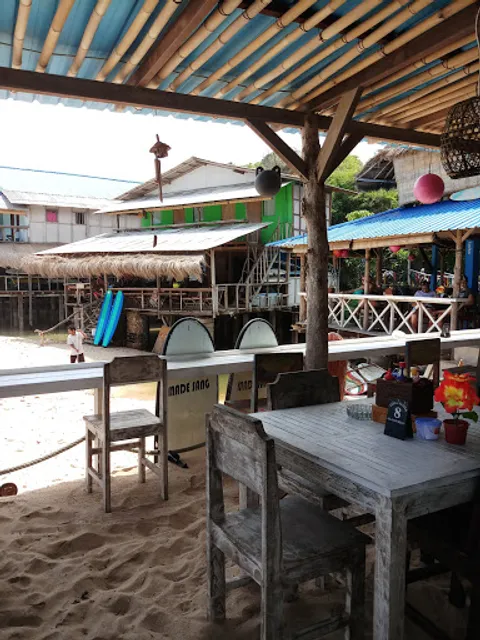 Lucky Wins Beach Lounge