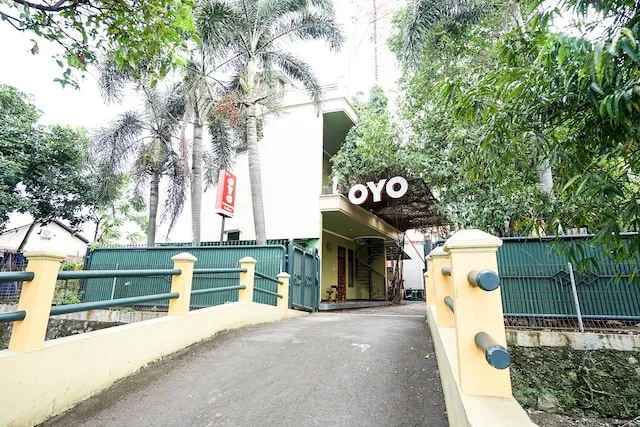 OYO 771 Kembang Kuning Residence Syariah