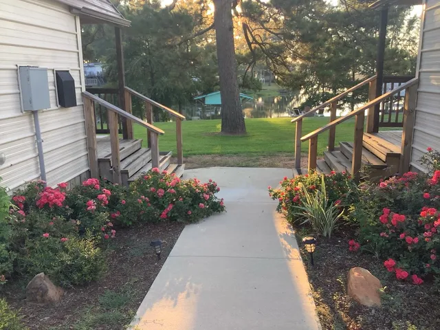 Kickapoo Shores Waterfront Cottages