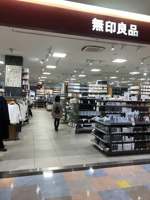 無印良品 サントムーン柿田川