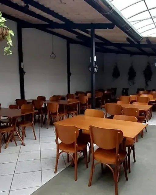 Pizzaria Forno de Lenha - Paul