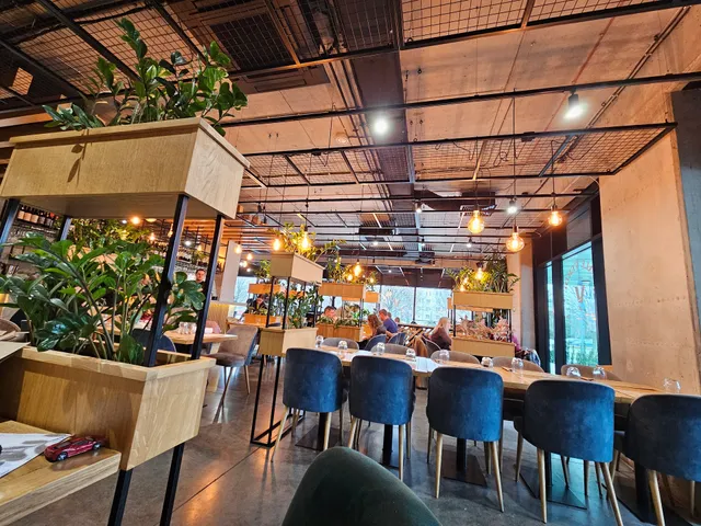 Atal Business Center Aleja Pokoju 81