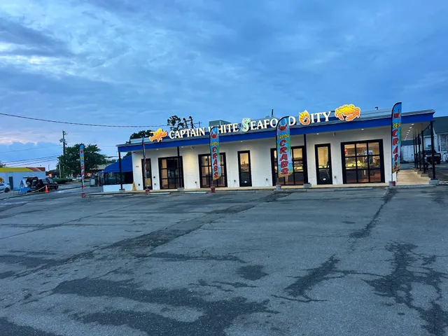 Captain White Seafood City