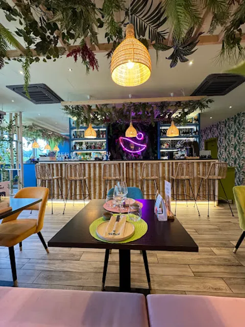 Makai Uramakeria & Sushi