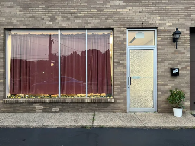 Jacqui’s Art, Crystal & Gem Emporium LLC