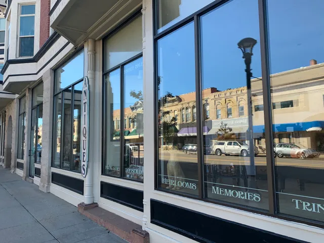 Antiques On Main Reedsburg