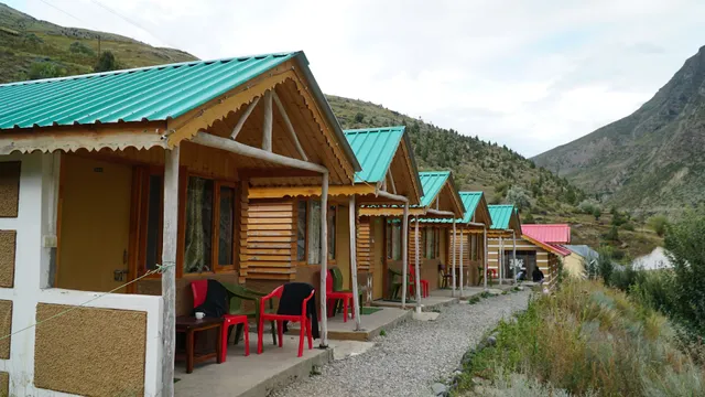 Tandi Sarai Huts