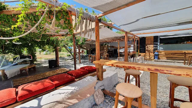 Kedros beach bar