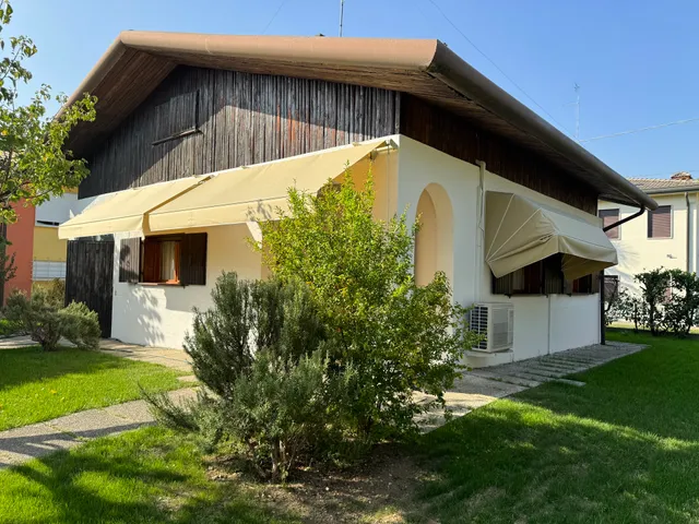 Casa degli Albicocchi