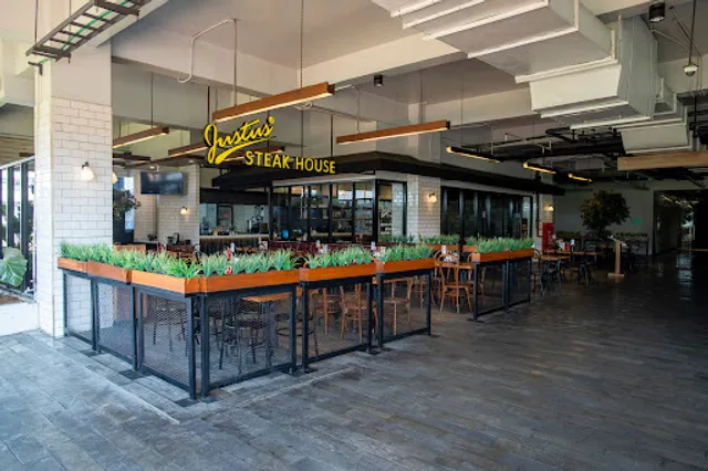 Justus Steak House • 23 Paskal