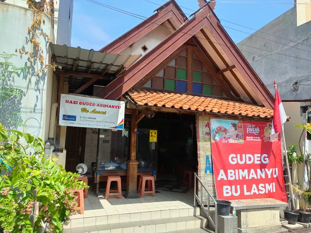 Gudeg Abimanyu - Bu Lasmi (Pusat)