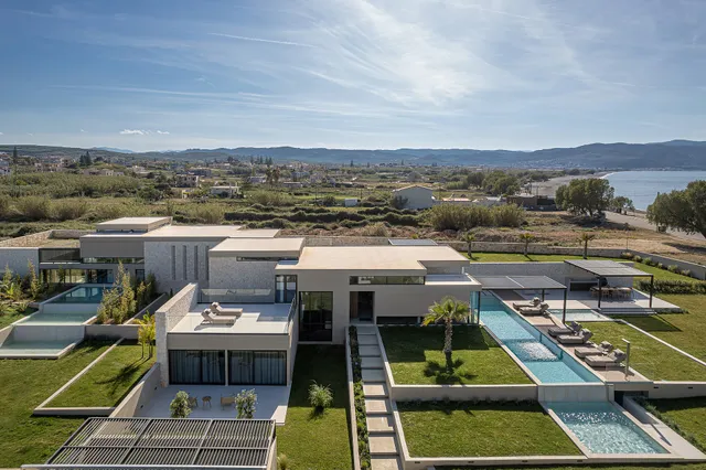 Pnoe Seafront Experience Villas