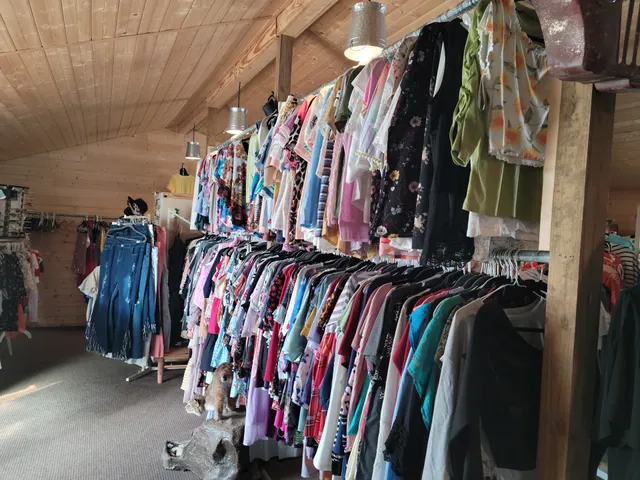 Karly's Boutique and Salon