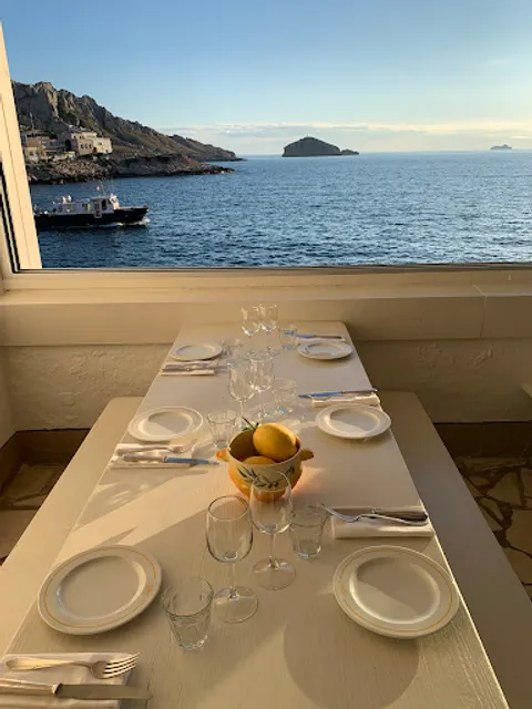 Tuba Club - Cabanons et Restaurant