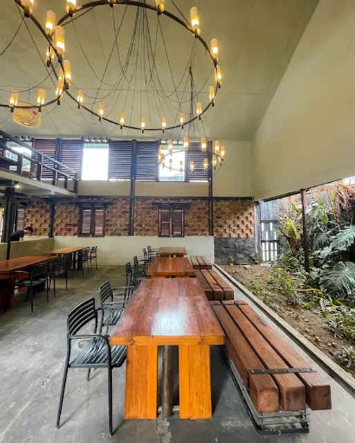 Seven Stones Coffee Shop