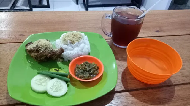 Sego Bebek Suroboyo Mbok Neng