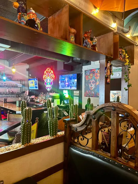 Las Comadres Restaurante Mexicano y Marisqueria