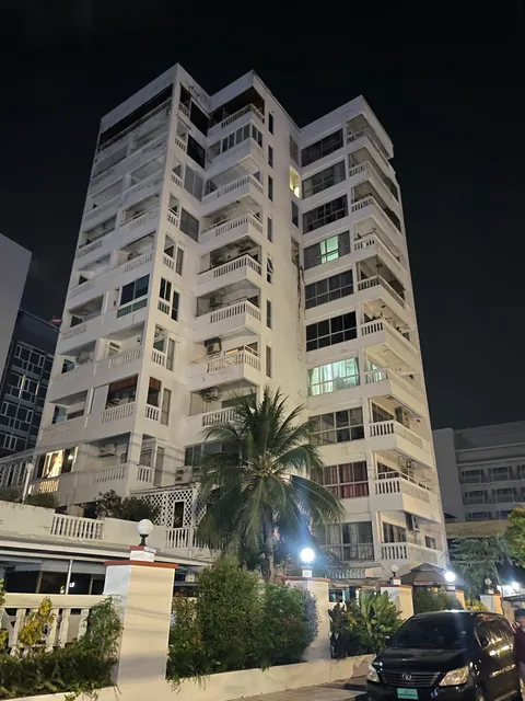 Pattaya Beach Tower (Condominium)