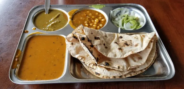 Delhi Hut - Pure Vegetarian Food & Snacks Corner