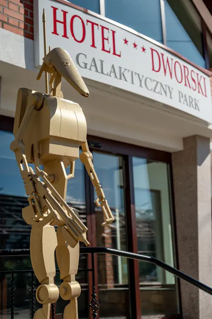 Hotel Dworski Galaktyczny Park