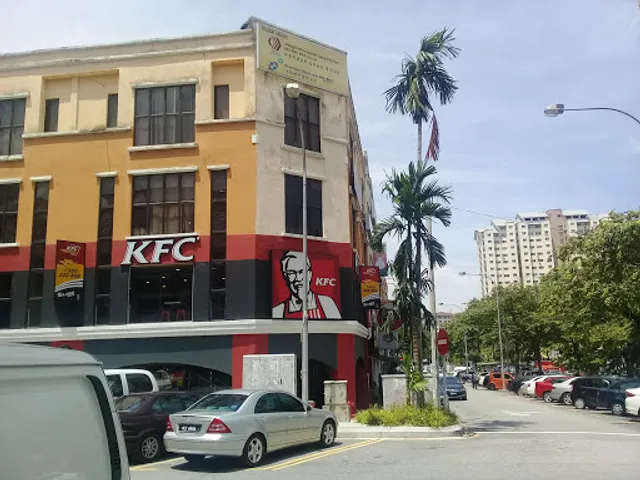 KFC Taman Danau Desa
