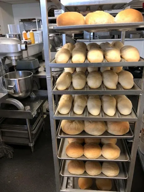 LG’s Pizzeria and Pub