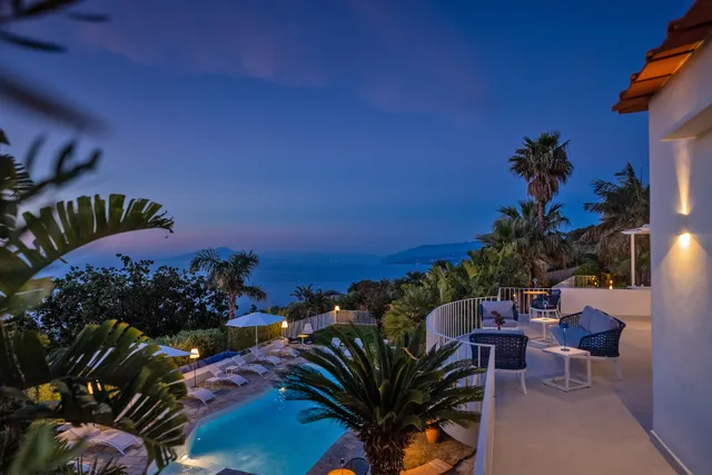 Villa Capri Blue Luxury
