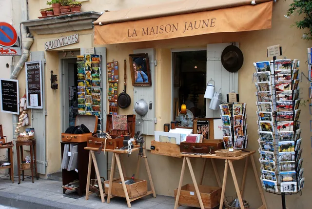 The Yellow House - Secondhand Shop