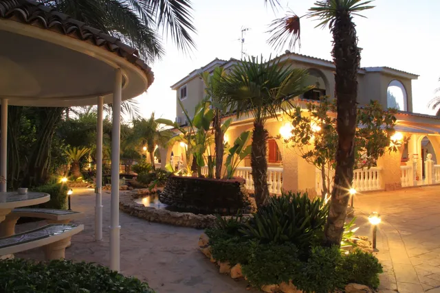Villa Iluminada con piscina y barbacoa - Holiday villa Elche | Villa Holidays Elche
