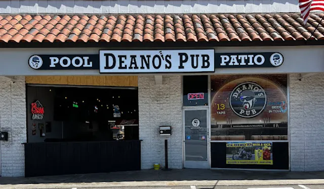 Deano's Pub East
