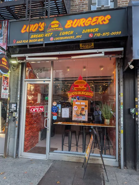 Luo's Burgers | Flatbush