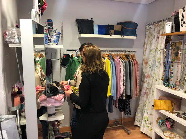 LAS COSAS DE MAMÁ. Ropa ,Complementos y Detalles Invitados en Córdoba