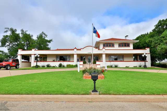 Mulberry Manor Bed and Breakfast and Event Venue