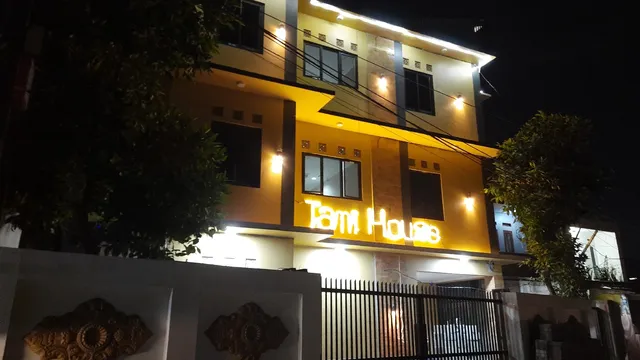 TAMI HOUSE BINTARO