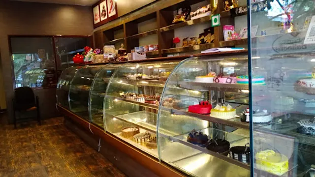 Ribbons And Balloons - The Cake Shop