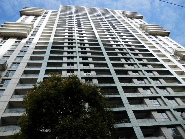 Celebrity Rayfont Hotel & Apartment