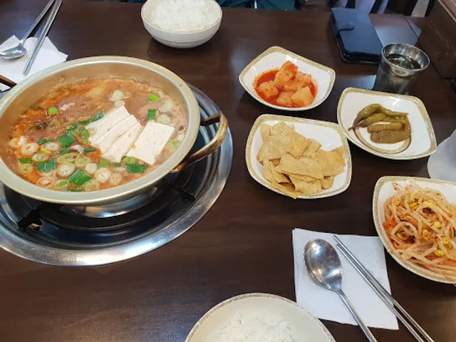 Jangdokdae Kimchijjigae Cheongdam